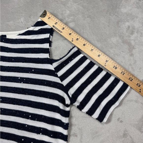 Chico’s Sequins Navy Blue White Striped Cold Shoulder Knit Blouse Size 1 (US M) - Picture 10 of 17
